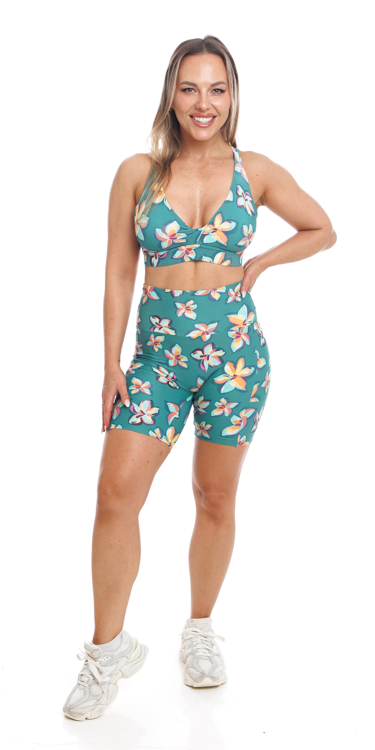 Evergreen Midi Shorts with Pockets