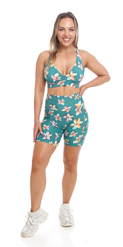 Evergreen Midi Shorts with Pockets