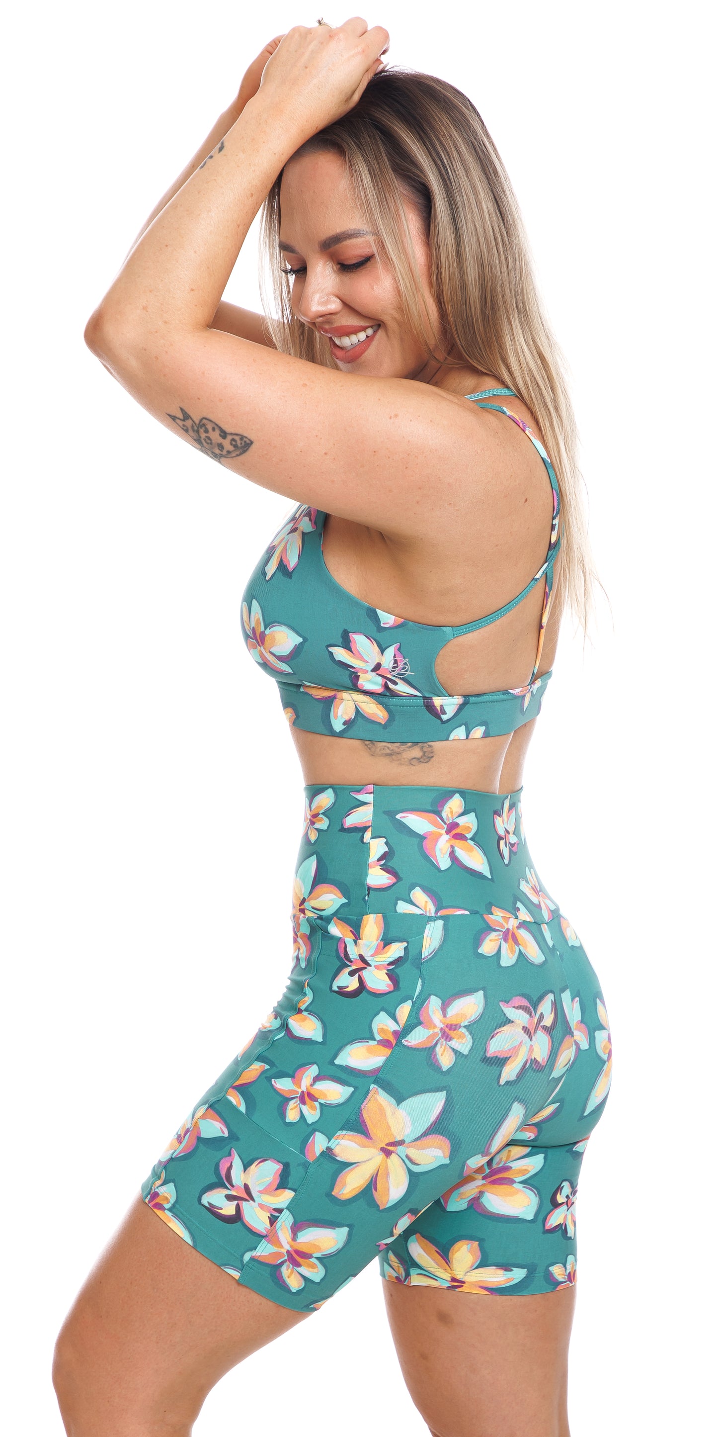Evergreen Midi Shorts with Pockets